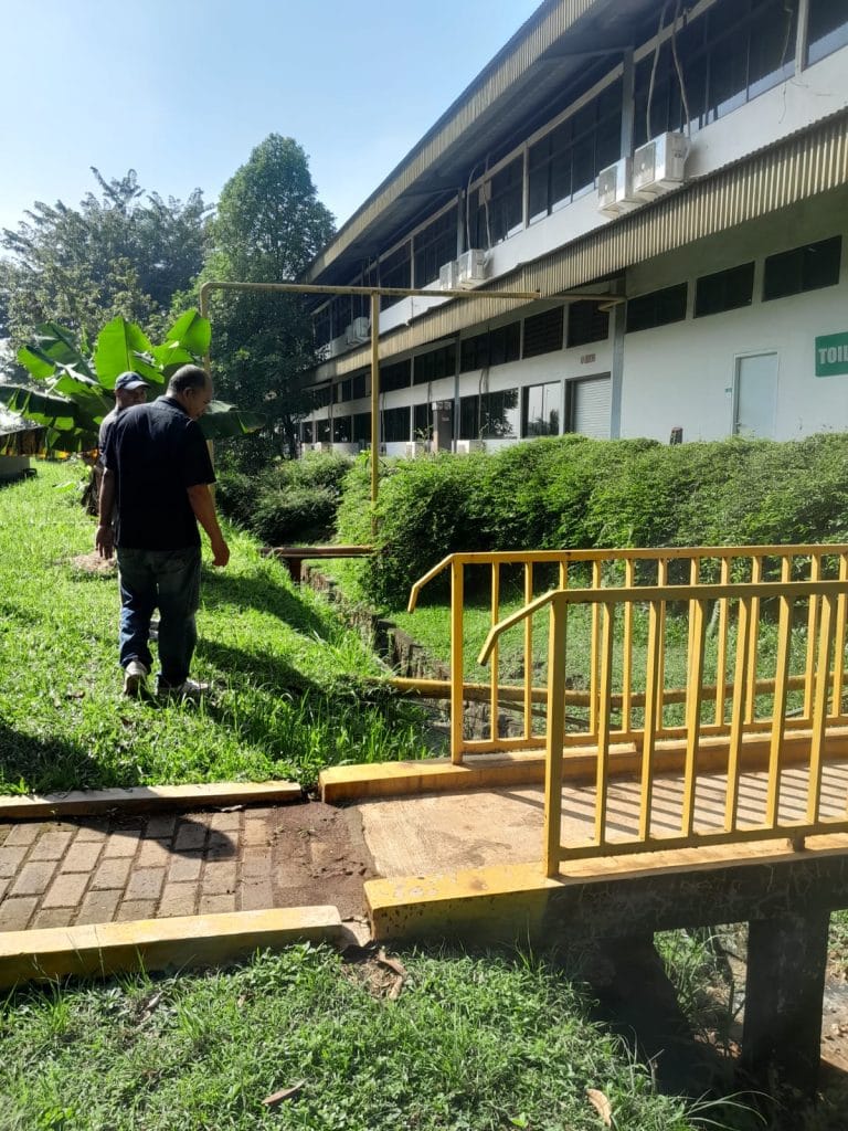 Tim Indolasbaja Sedang mensurvei lapangan penerbangan di jakarta
