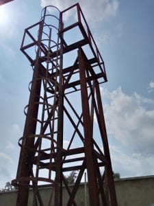 Proses pemasangan tiang toren di bogor