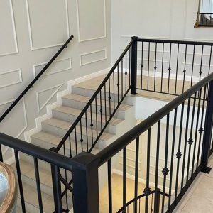 pasang railing tangga dan balkon besi minimalis elegan untuk keamanan rumah terdekat