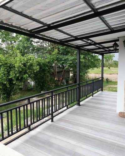 Railing balkon besi minimalis lantai 2